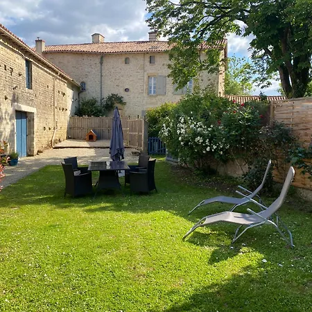 Ferienhaus Du Rossignol A 5 Minutes Du Chateau De La Citardiere Et A 14 Minutes Du Chateau De Bourneau Mervent