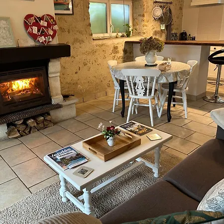 Du Rossignol A 5 Minutes Du Chateau De La Citardiere Et A 14 Minutes Du Chateau De Bourneau * Mervent