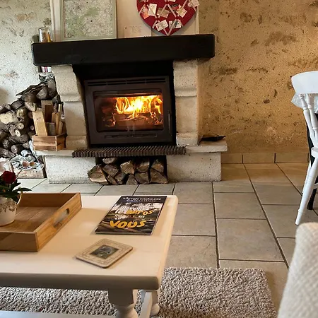 Du Rossignol A 5 Minutes Du Chateau De La Citardiere Et A 14 Minutes Du Chateau De Bourneau بيت للعطل