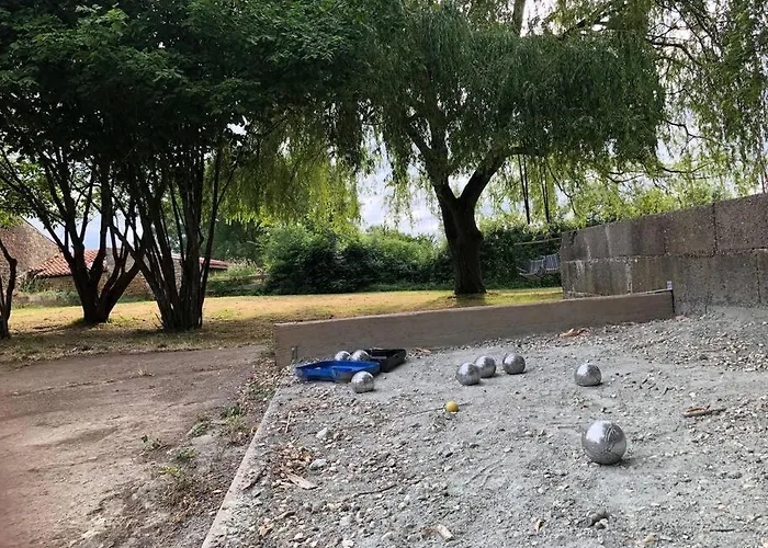 Du Rossignol A 5 Minutes Du Chateau De La Citardiere Et A 14 Minutes Du Chateau De Bourneau Feriehus Mervent