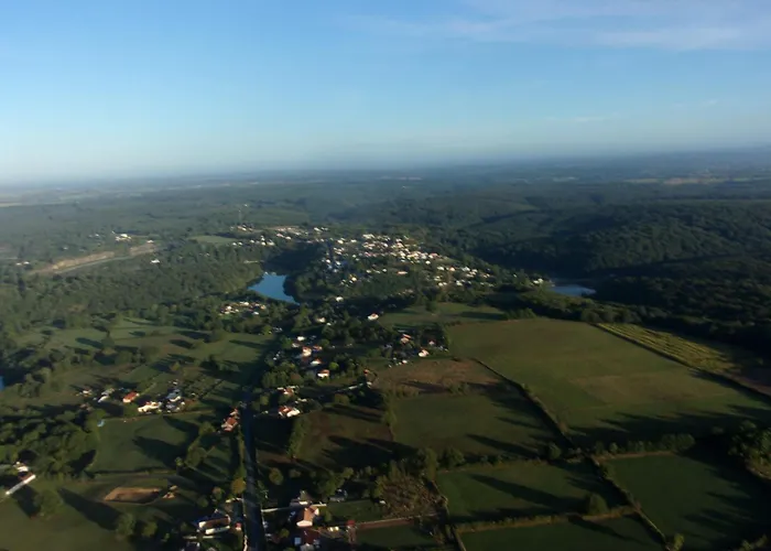 Du Rossignol A 5 Minutes Du Chateau De La Citardiere Et A 14 Minutes Du Chateau De Bourneau Дом отдыха Mervent