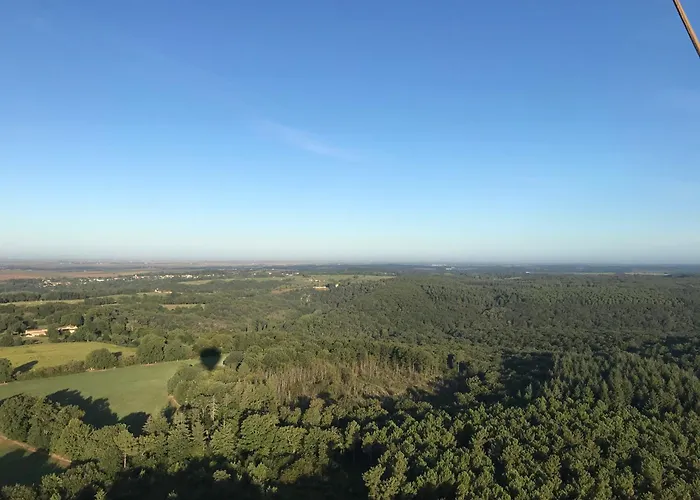 Du Rossignol A 5 Minutes Du Chateau De La Citardiere Et A 14 Minutes Du Chateau De Bourneau *