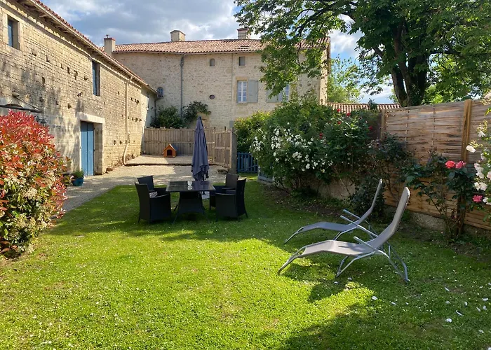 Feriehus Du Rossignol A 5 Minutes Du Chateau De La Citardiere Et A 14 Minutes Du Chateau De Bourneau Mervent