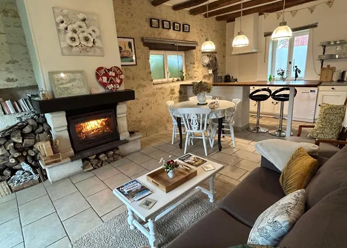 Du Rossignol A 5 Minutes Du Chateau De La Citardiere Et A 14 Minutes Du Chateau De Bourneau Feriehus *