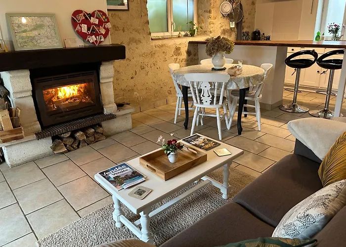 Du Rossignol A 5 Minutes Du Chateau De La Citardiere Et A 14 Minutes Du Chateau De Bourneau * Mervent